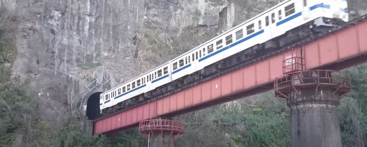 【まじキタ動画!?】このトンネル、ガチで怖え～って！鉄道マニアも驚愕の大分県の『超絶景スポット』がキテるのよ!?